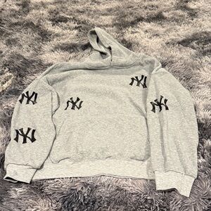 NY Yankees Gray Hoodie with Black Logos